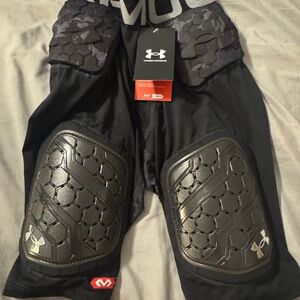 Under Armour Men's Black Athletic Padded Shorts
